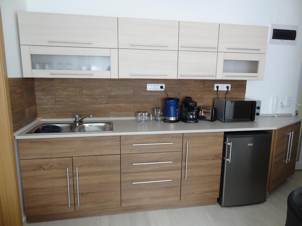 Vivi Wellness Apartman Apartman Siófok Szoba fotó